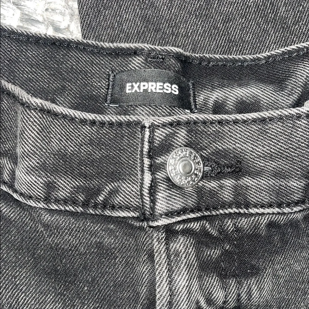 Express Women’s Charcoal Relaxed Jeans - Picture 4 of 5